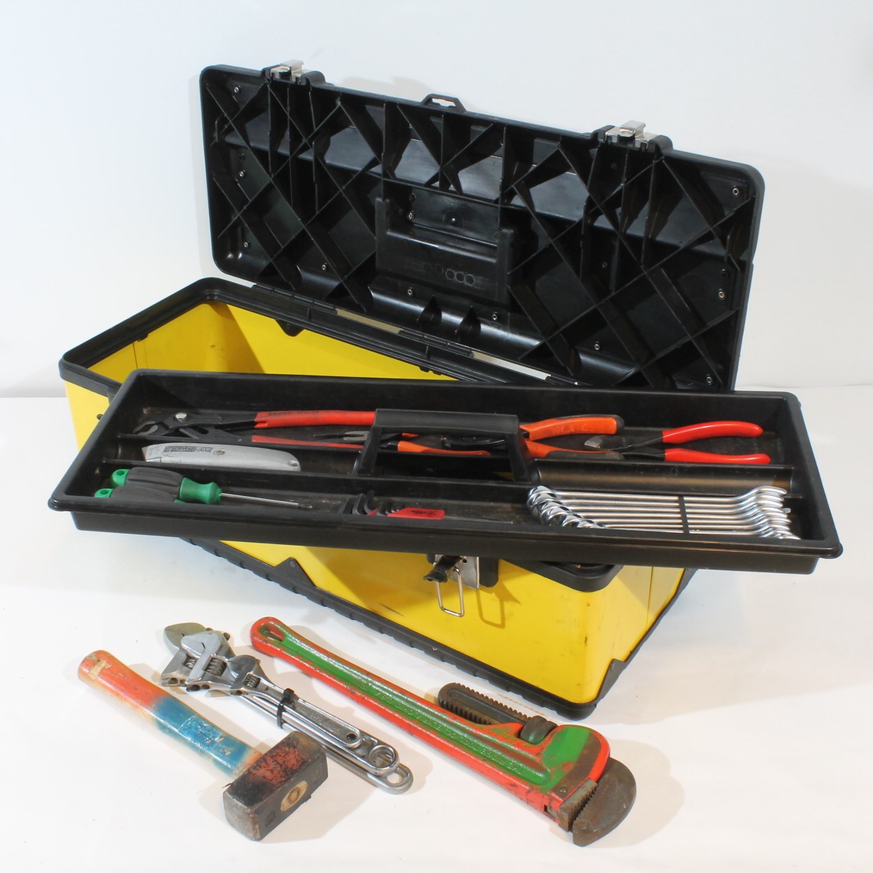 Stanley verktøykasse med kvalitetsverktøy basis-pakke