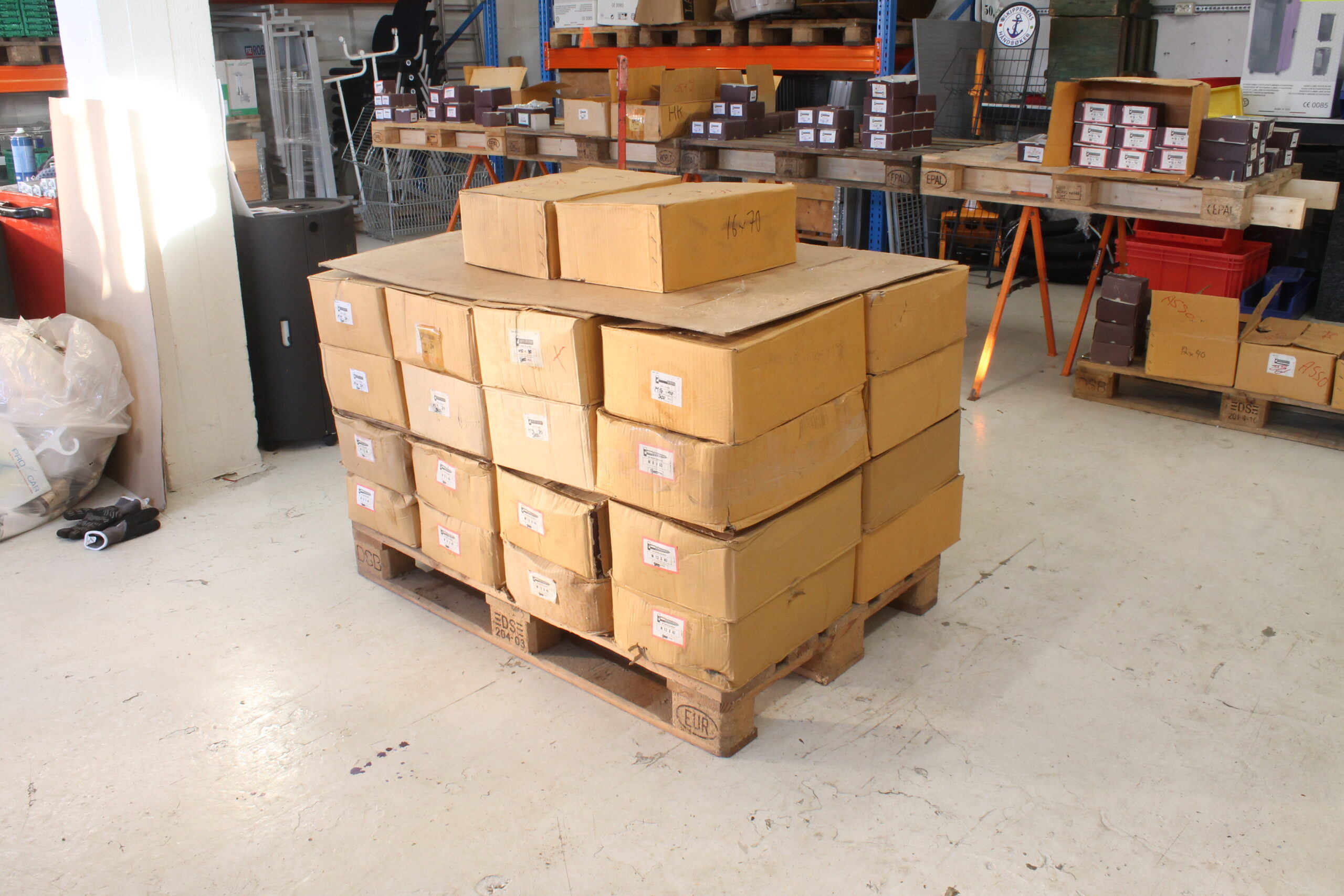 Parti 70.300stk skruer fra M8mm til M16mm